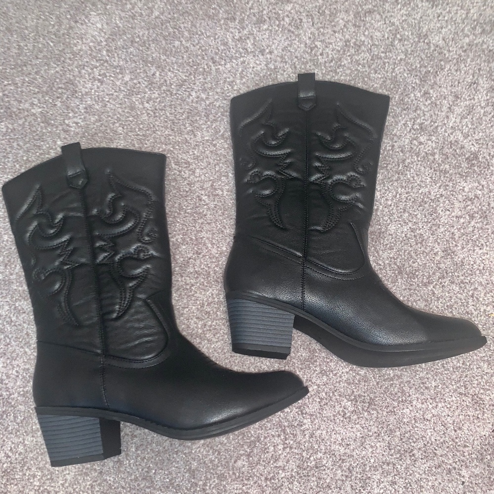 Black cowboy boots